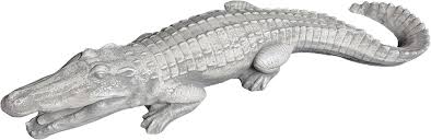 Krokodil i Gjutet Sten – Frostsäker Dekoration